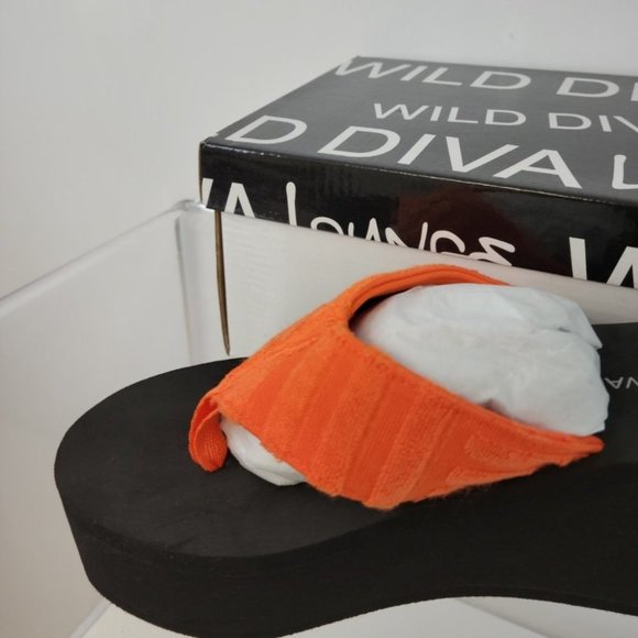 Wild Diva Platform Thong Sandals Size 9 Orange New in Box - Picture 3 of 4